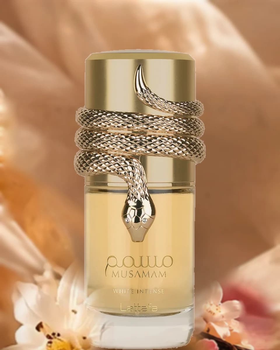 Frasco dourado com serpente do Lattafa Musamam White Intense 100ml