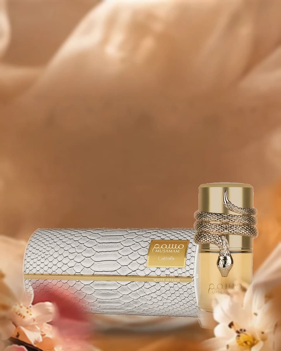 Musamam White Intense com o estojo de pele de cobra branca
